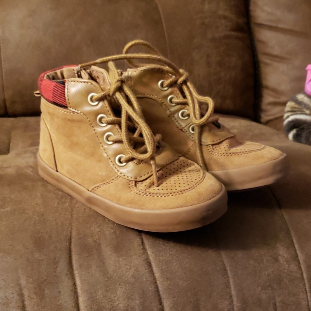 Tan and red stripe boys boots